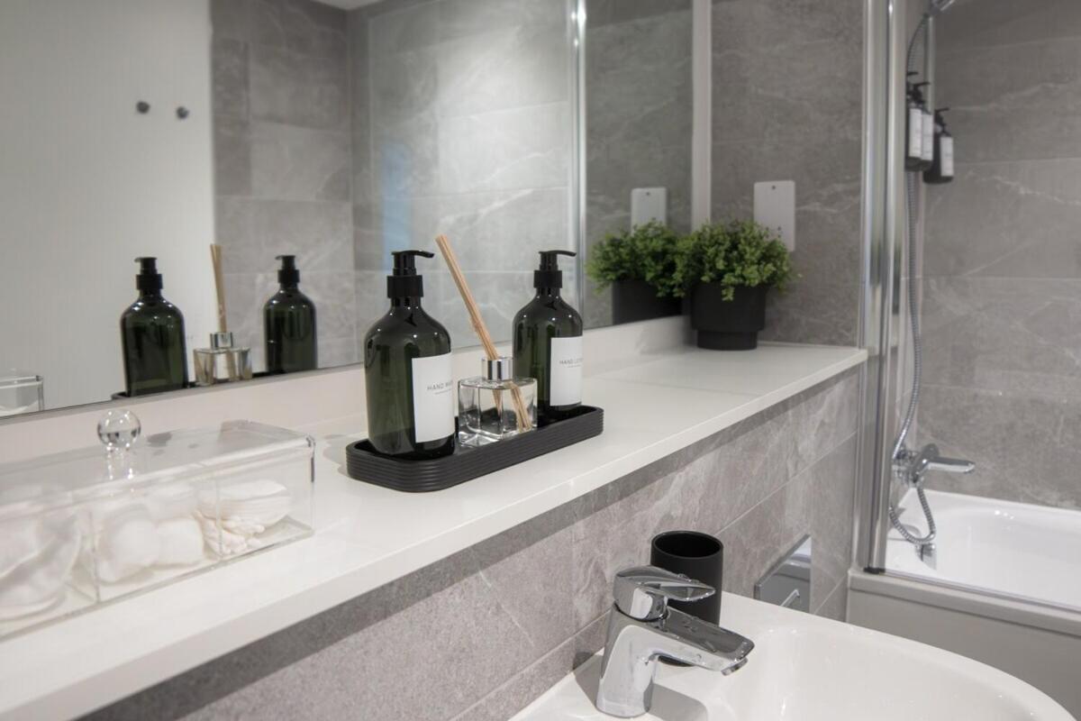 Luxury Mcr 2Bed,2Bath Apartment- Central Location! Manchester Esterno foto